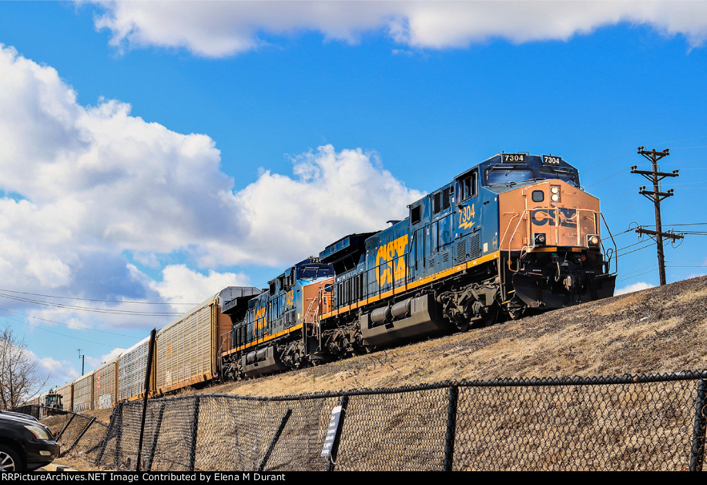 CSX 7304 on M-218